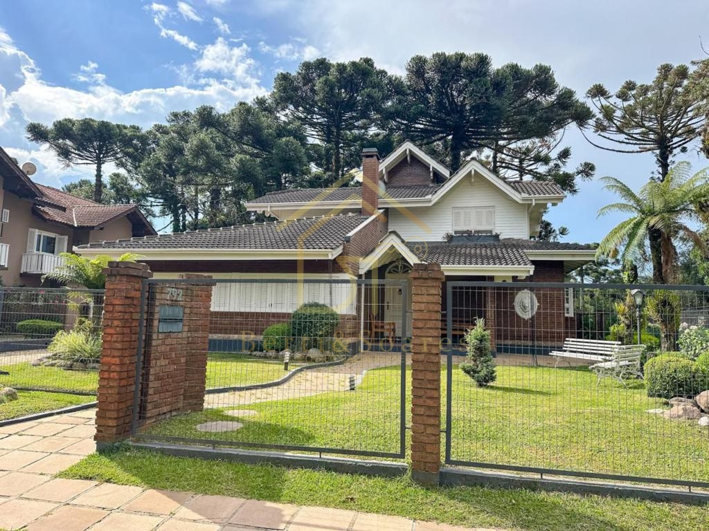 Casa 4 Dormitórios